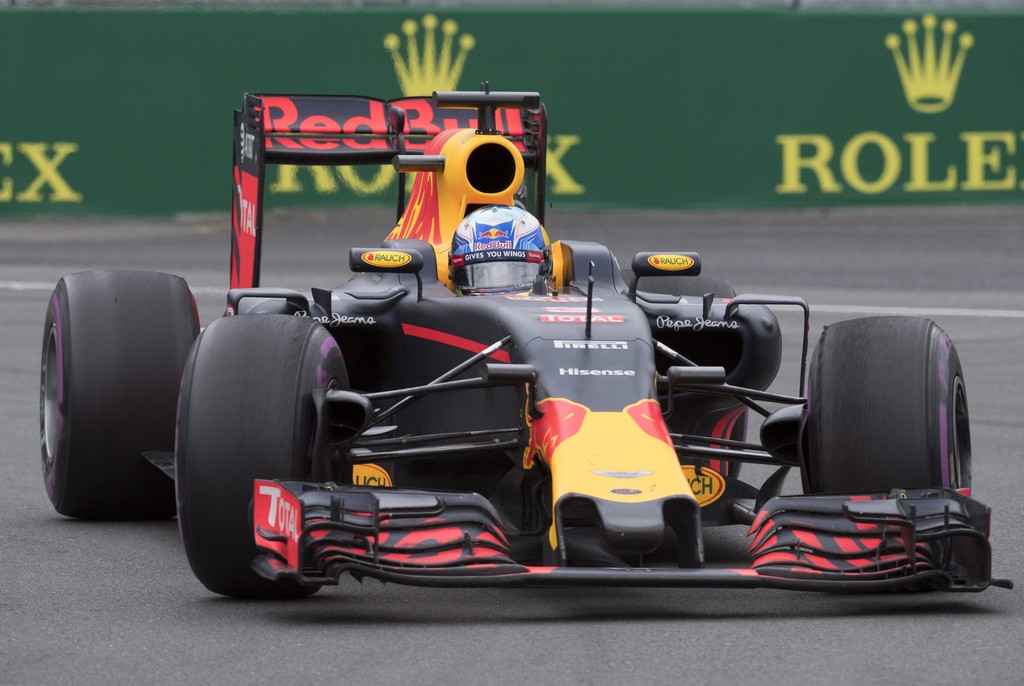 开云体育世界杯-红牛二队绝杀雷诺车队，汉密尔顿扛起全队