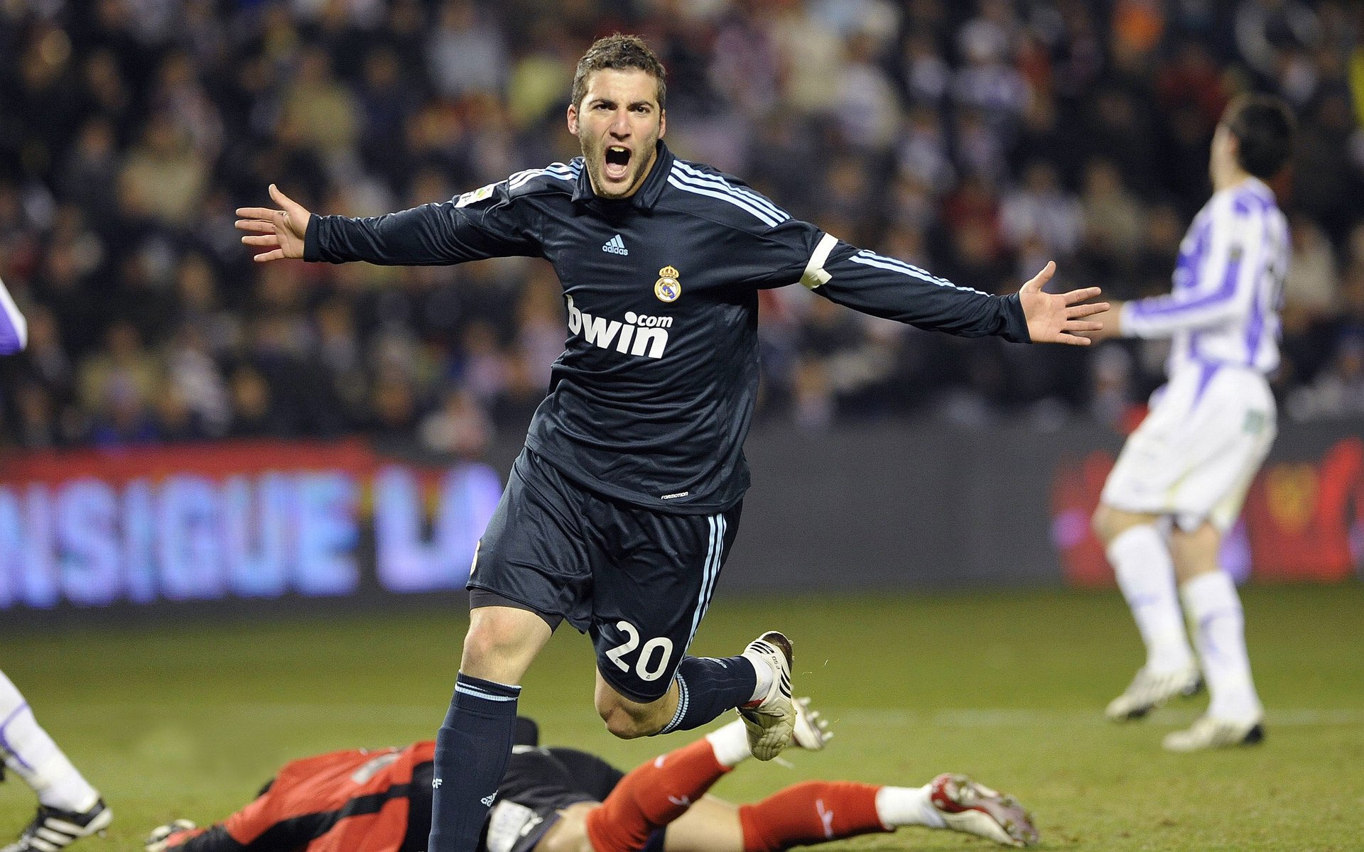 当拉文在麦迪逊花园跳起，整个CBA都屏住了呼吸